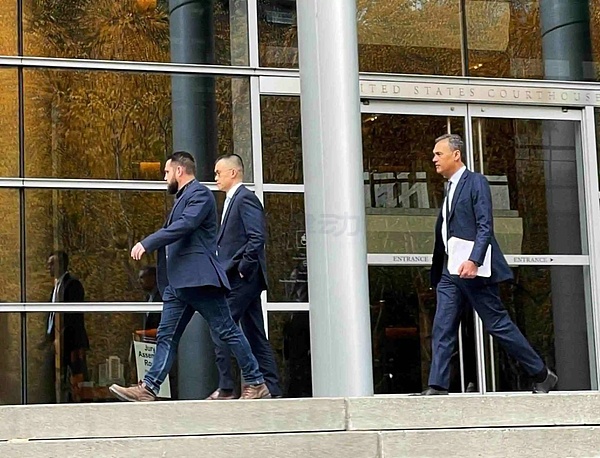 解密：为什么加密行业都在疯狂印卡？